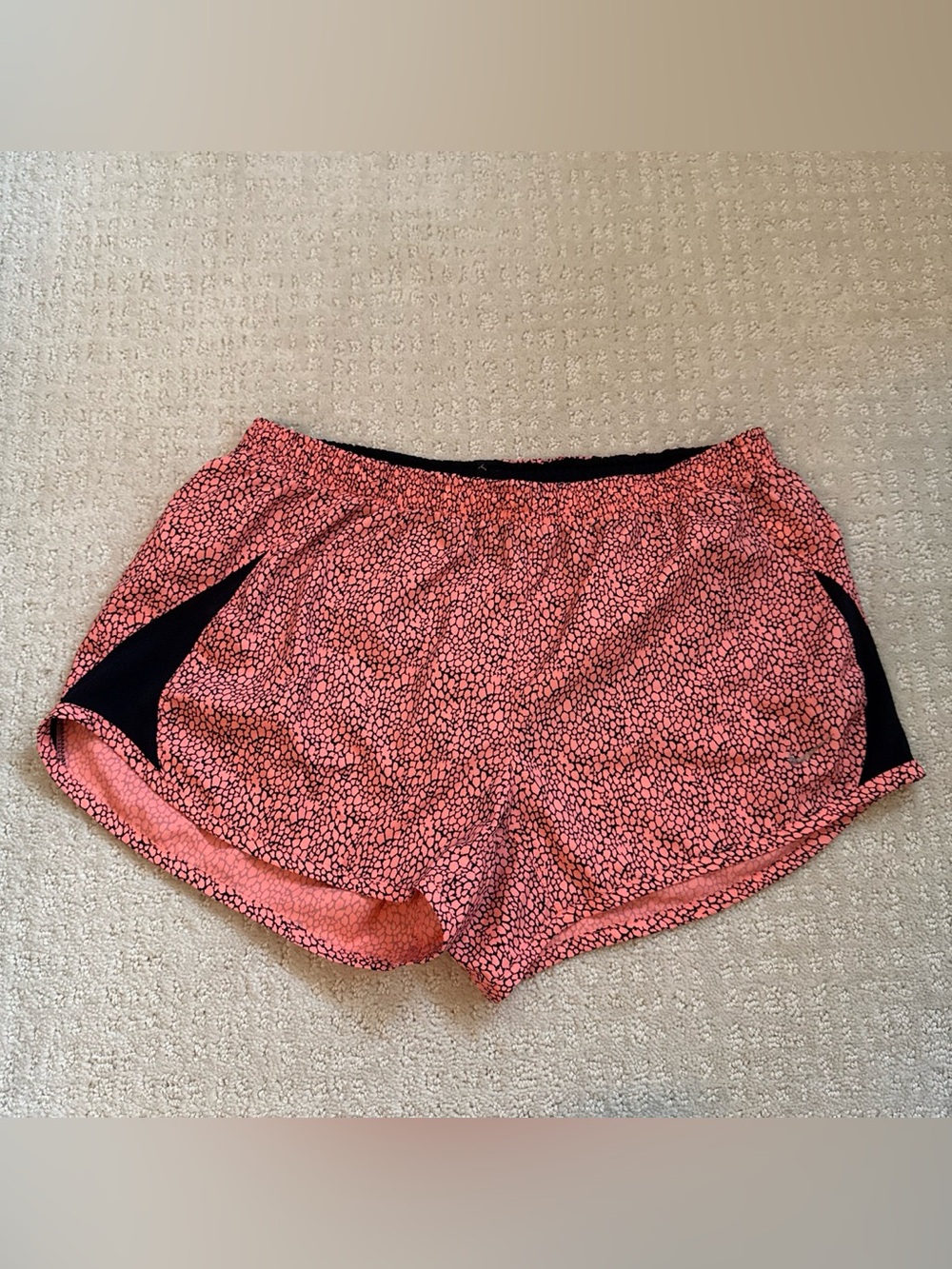Nike Dri-FIT Running Shorts – Women’s Medium | Pink & Black Print 🩷🖤